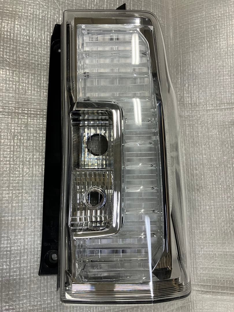 ♦︎ダイハツ★タントカスタムLA600S右純正テールランプ★インナーメッキ★