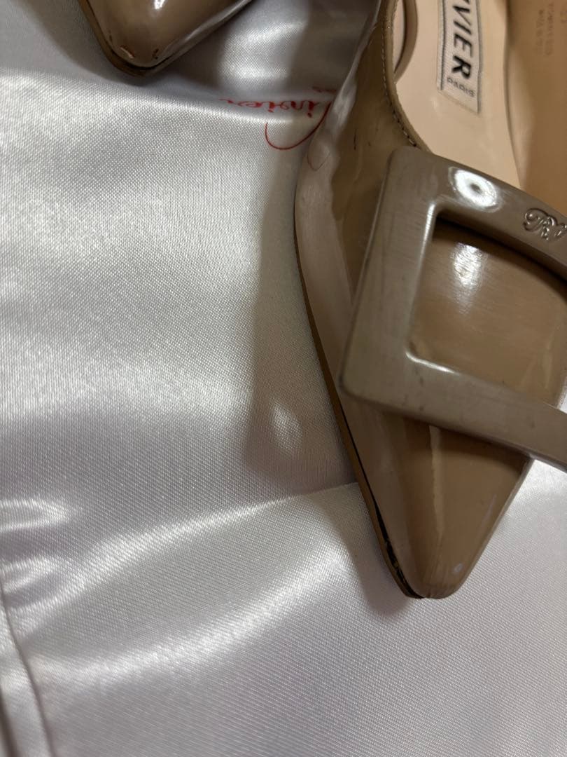 Roger Vivier ベージュ フラットシューズ