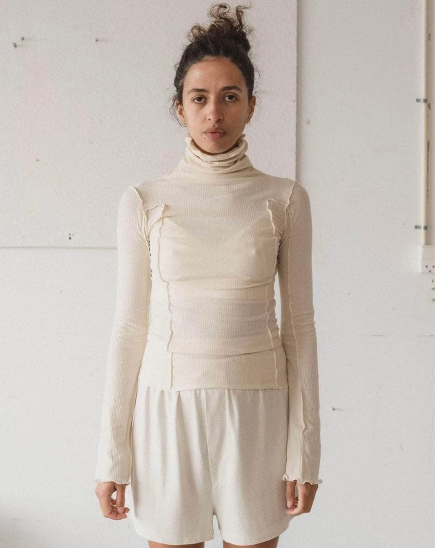 トップス BASERANGE OMATO TURTLE NECK OFF WHITE