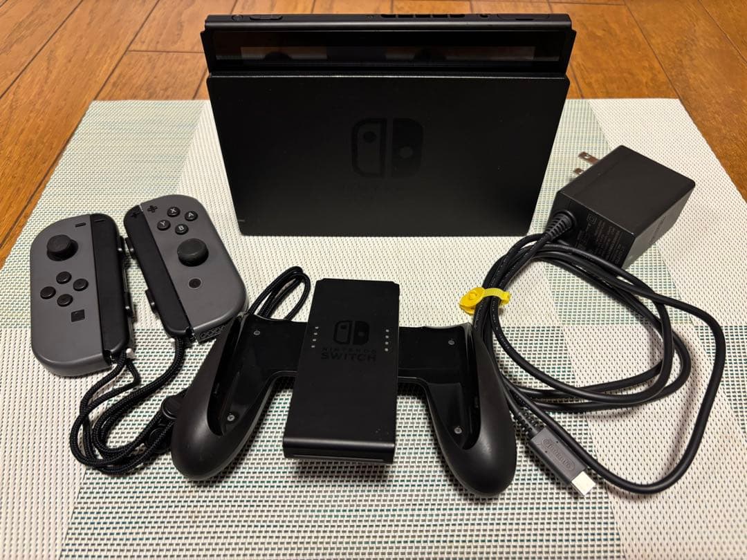 Nintendo Switch 本体 黒　ニンテンドースイッチ
