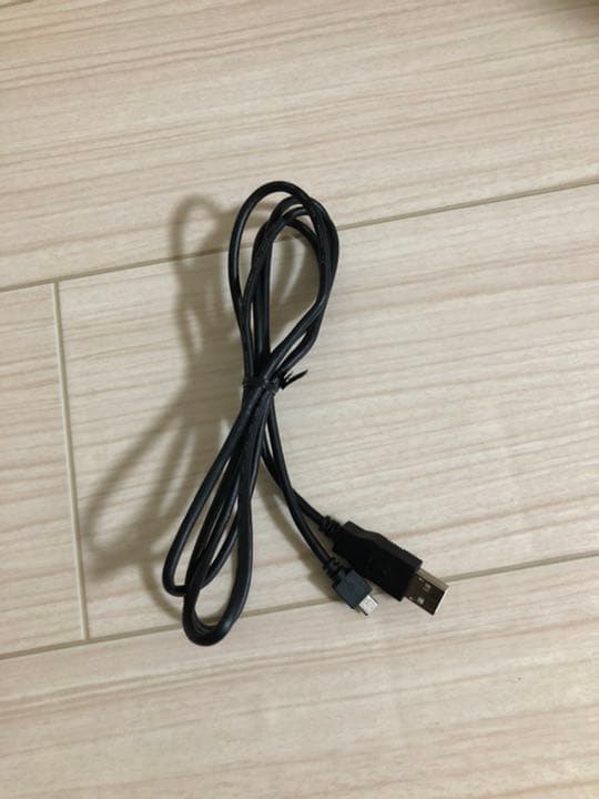 【美品】PS4本体 500GB CUH–2200プレステ4 カセット２枚付き