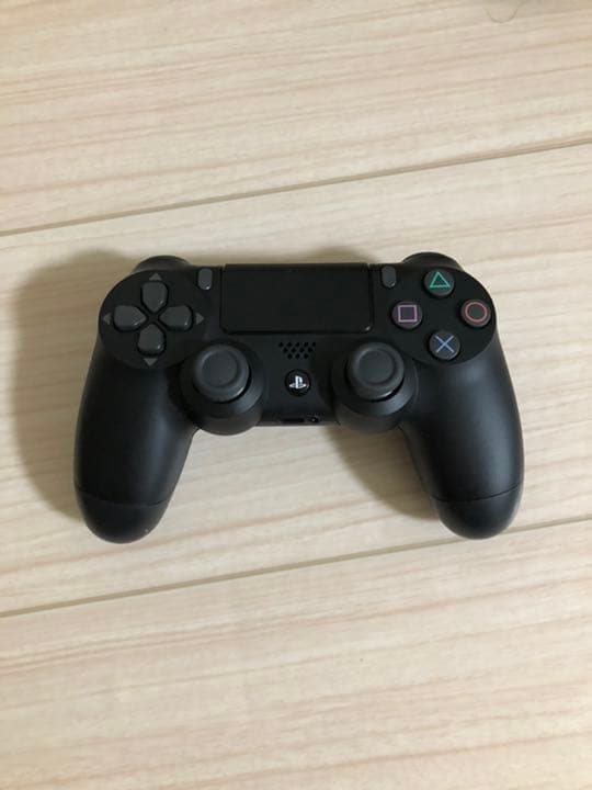 【美品】PS4本体 500GB CUH–2200プレステ4 カセット２枚付き