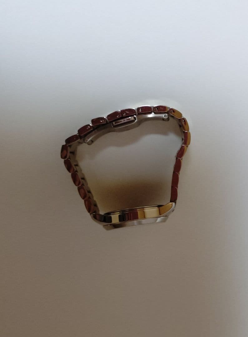 GUCCI Gタイムレス レディース腕時計（猫モチーフ）