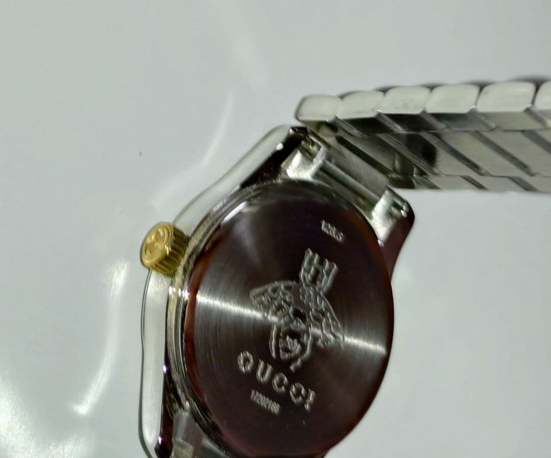 GUCCI Gタイムレス レディース腕時計（猫モチーフ）