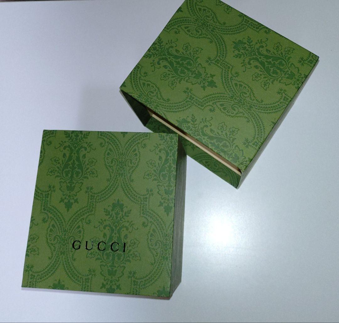 GUCCI Gタイムレス レディース腕時計（猫モチーフ）