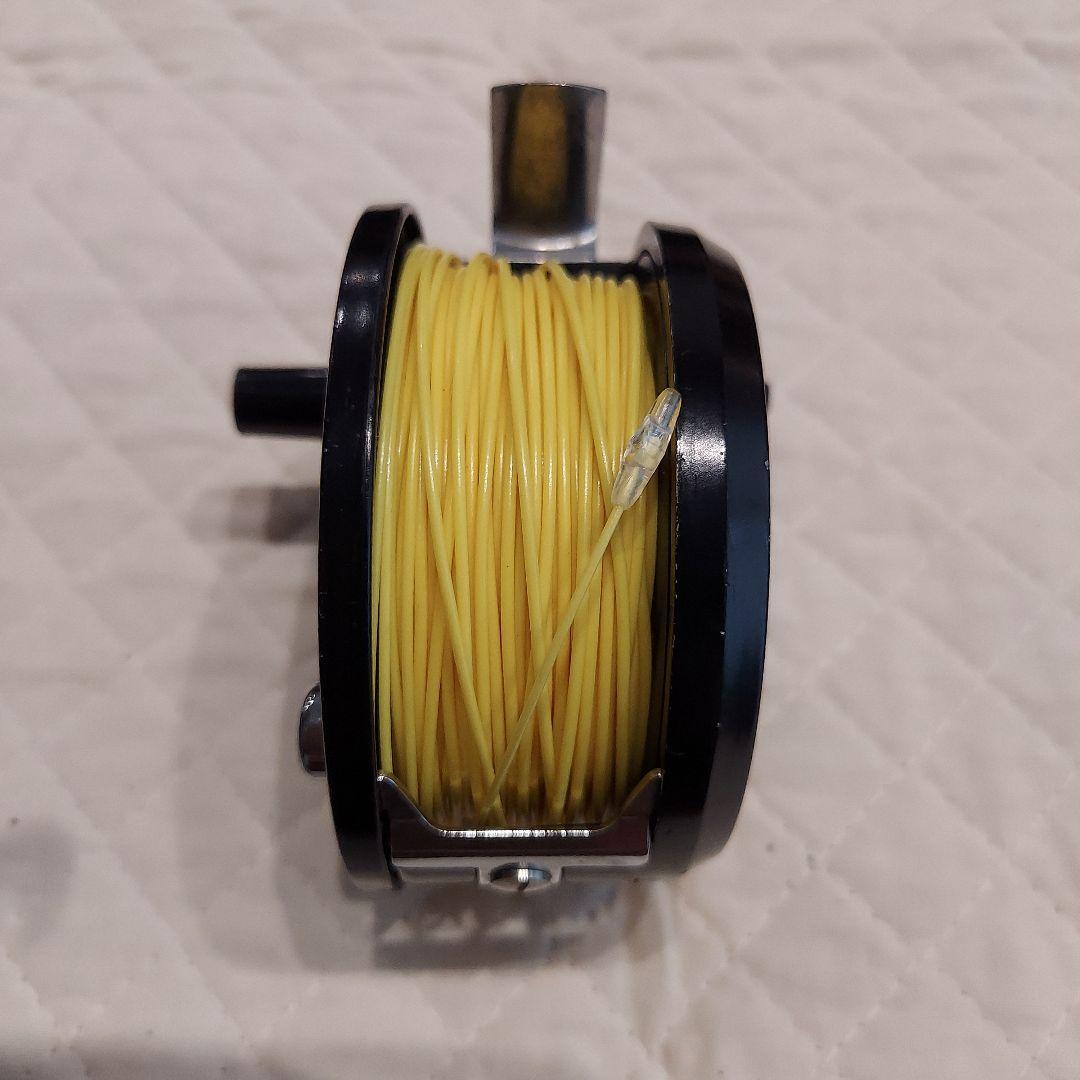 System Two フライリール