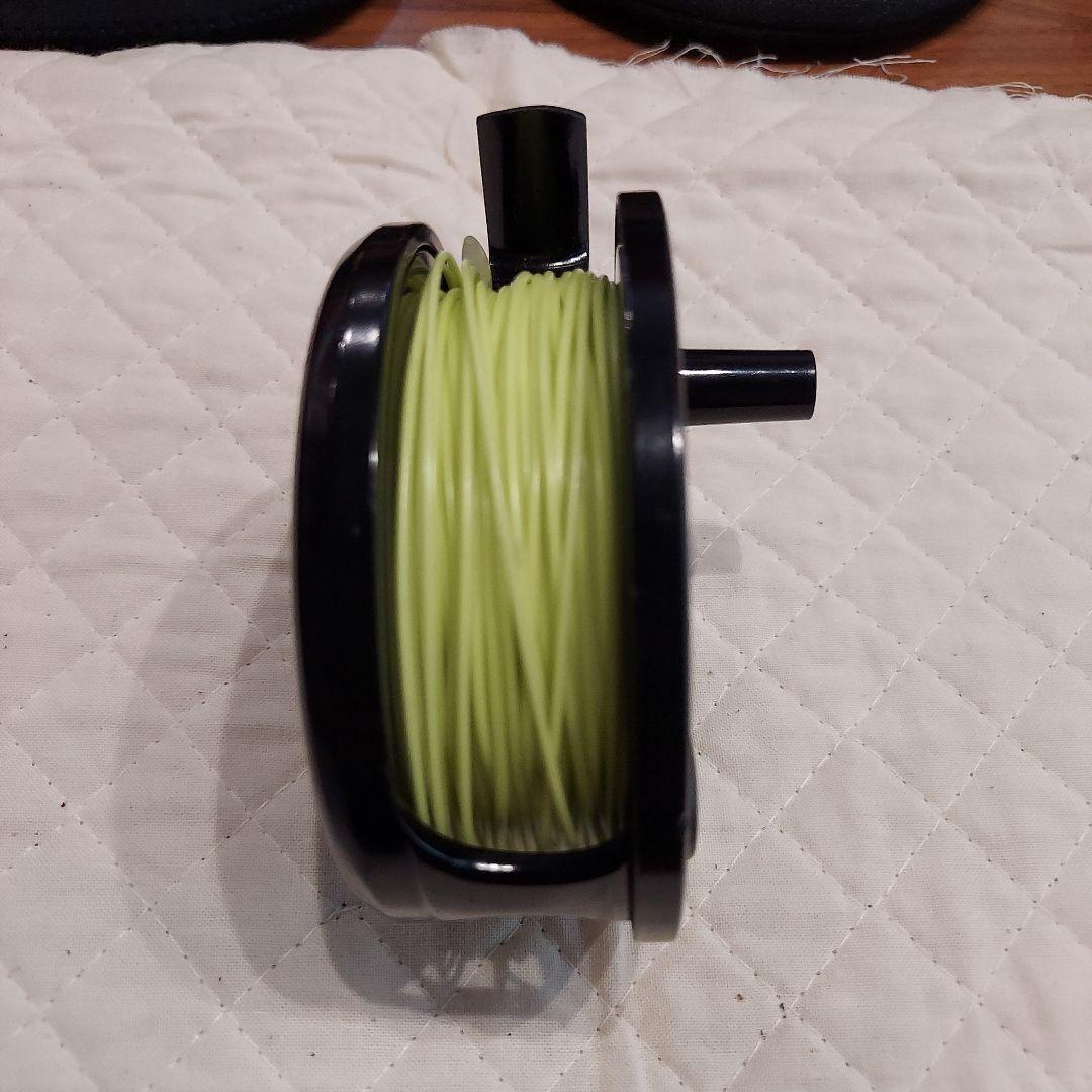 System Two フライリール