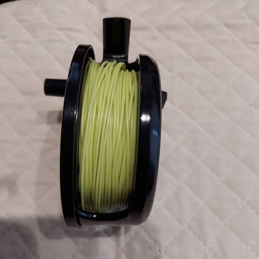 System Two フライリール