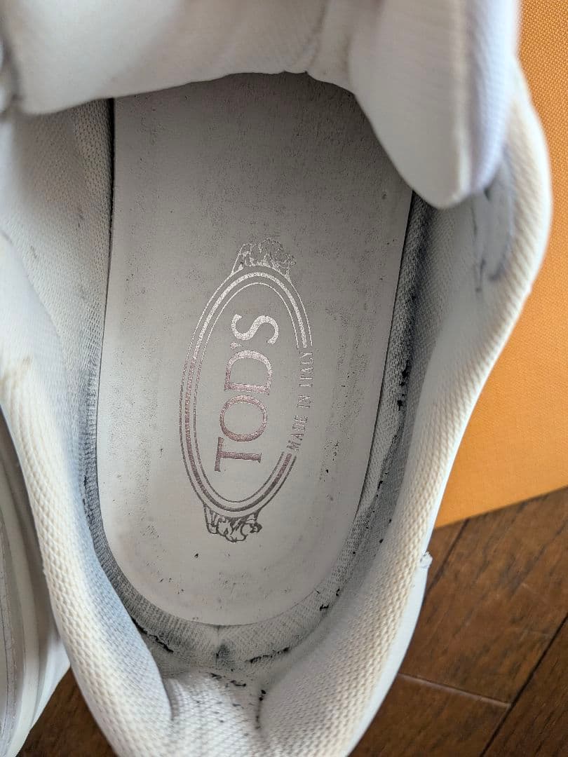 ルパン4世様♡お値下げ!!【TOD'S 】付属品全てあり♡ホワイト　スニーカー