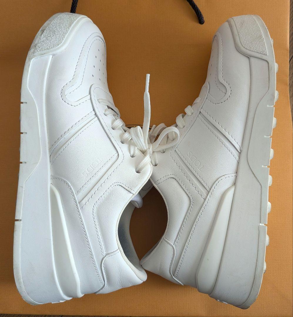 ルパン4世様♡お値下げ!!【TOD'S 】付属品全てあり♡ホワイト　スニーカー