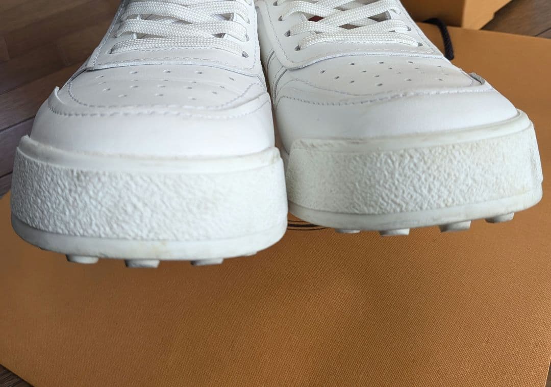 ルパン4世様♡お値下げ!!【TOD'S 】付属品全てあり♡ホワイト　スニーカー