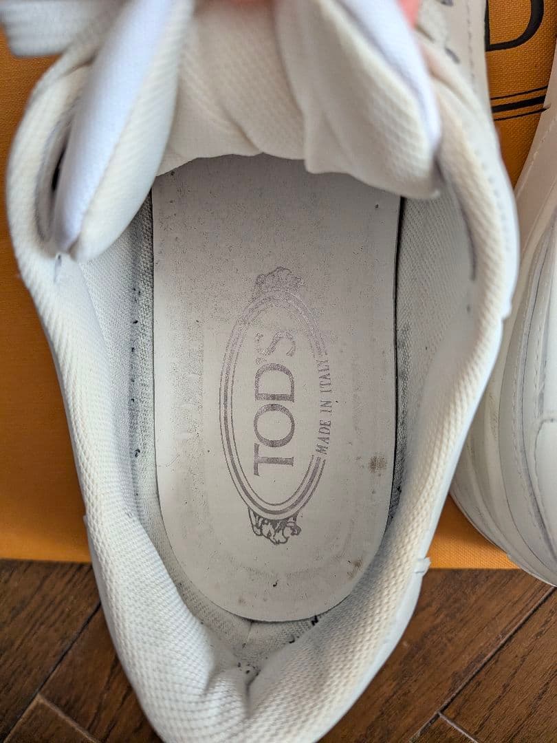 ルパン4世様♡お値下げ!!【TOD'S 】付属品全てあり♡ホワイト　スニーカー