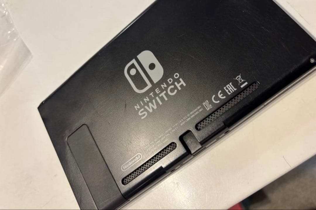 Nintendo Switch 本体＋グレー/グレー/赤/緑 ジョイコン付き