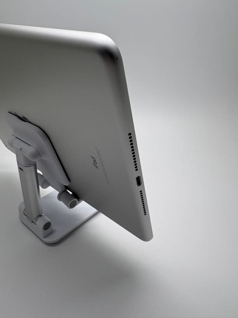 即発送・美品☆iPad第6世代 32GB Wi-Fiモデル　MR7G2J/A