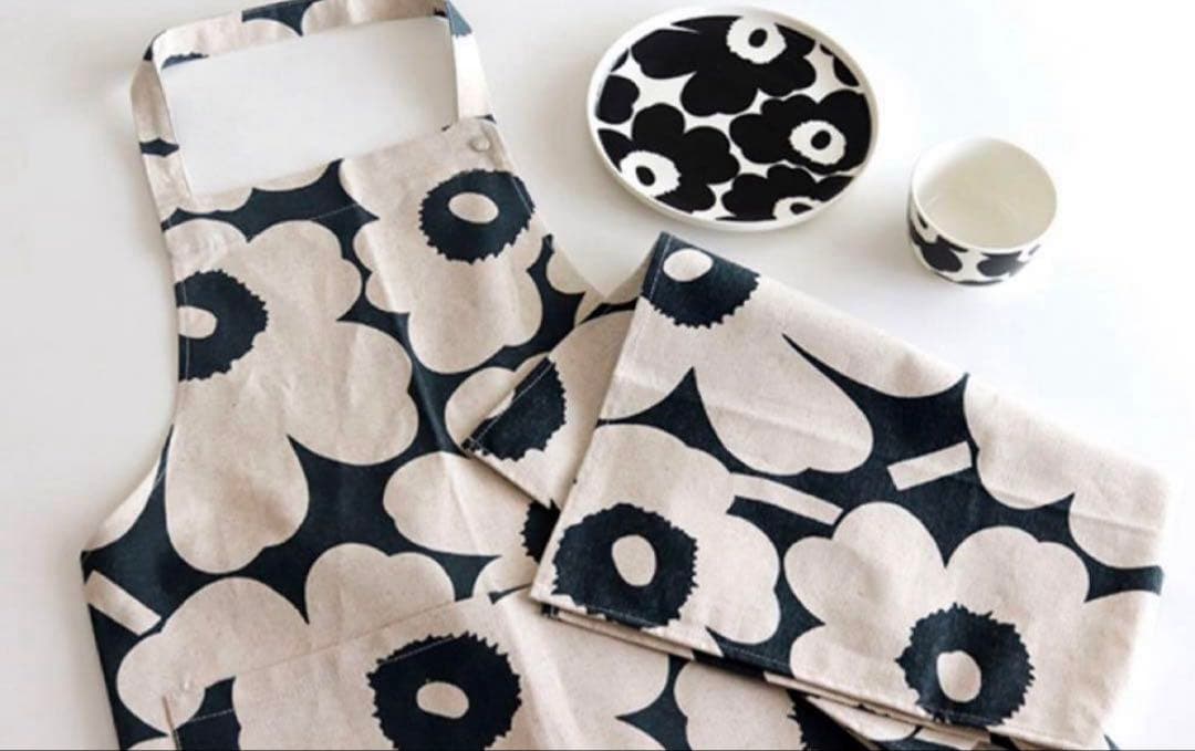 【新品未使用】マリメッコ　marimekko エプロン　人気完売品