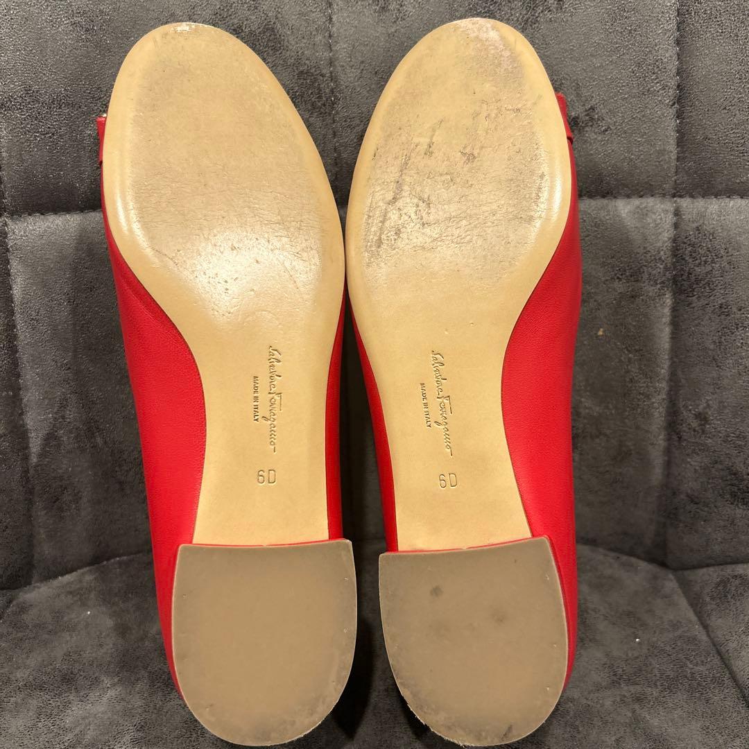 【極美品】フェラガモ　赤　ローファー