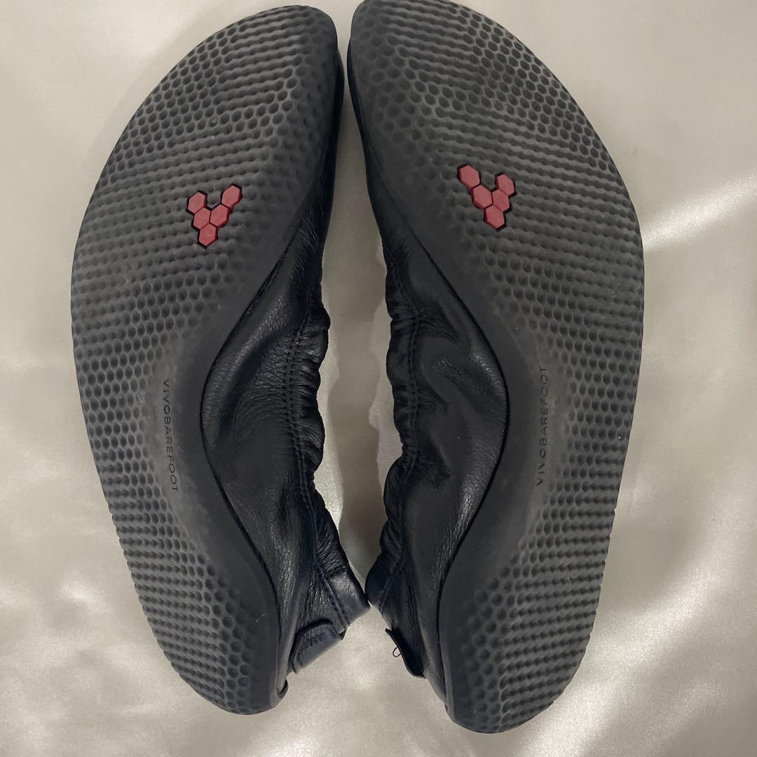 VIVOBAREFOOT ブラック フラットシューズ