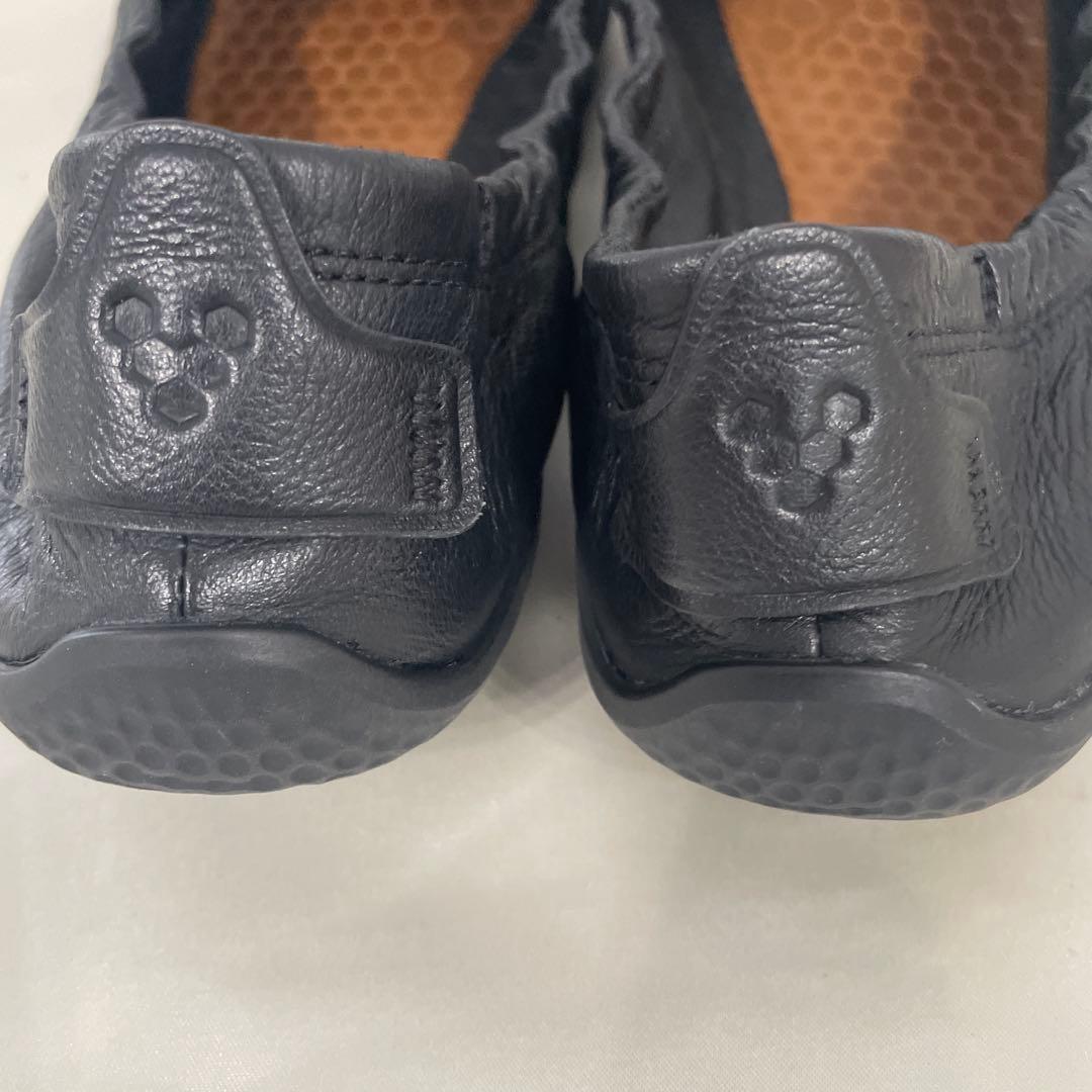 VIVOBAREFOOT ブラック フラットシューズ