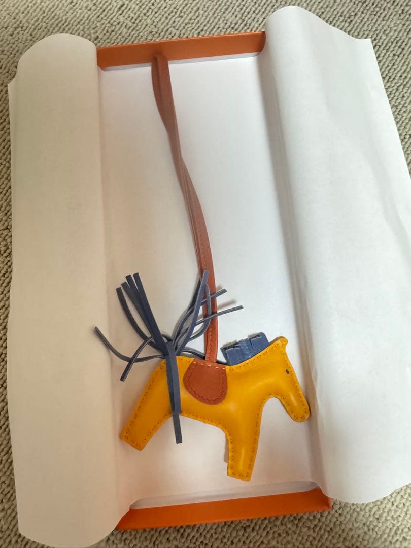 HERMES ロデオ　イエロー