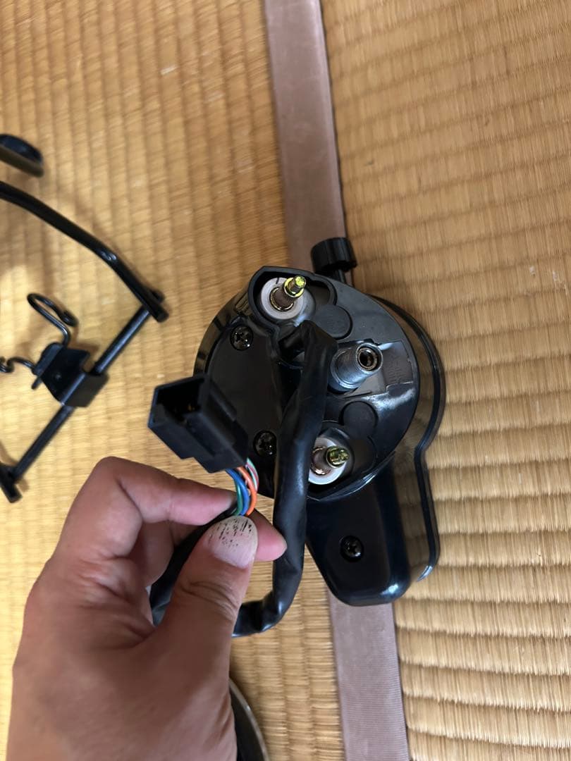 FTR223 MC34 純正メーター　純正ヘッドライト　1079km外し