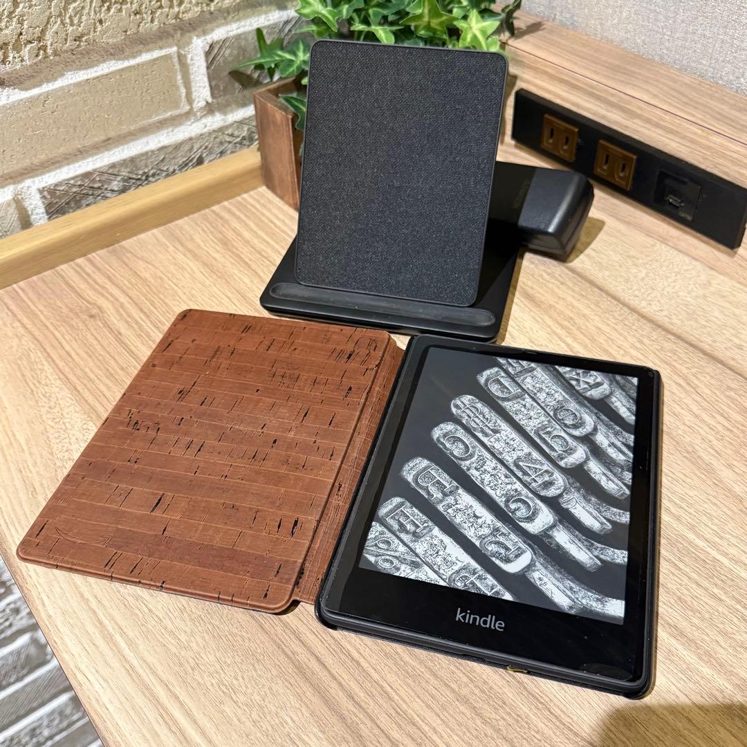 Kindle 11世代 シグニチャーエディション 32GB スタンド充電付き