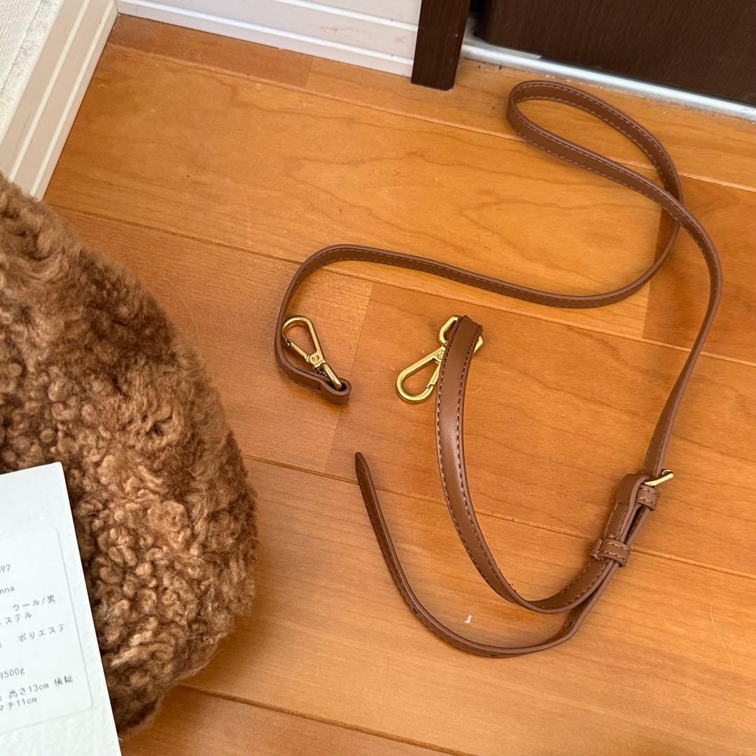 新品未使用タグ付きISOLE ラムウールモコモコbag