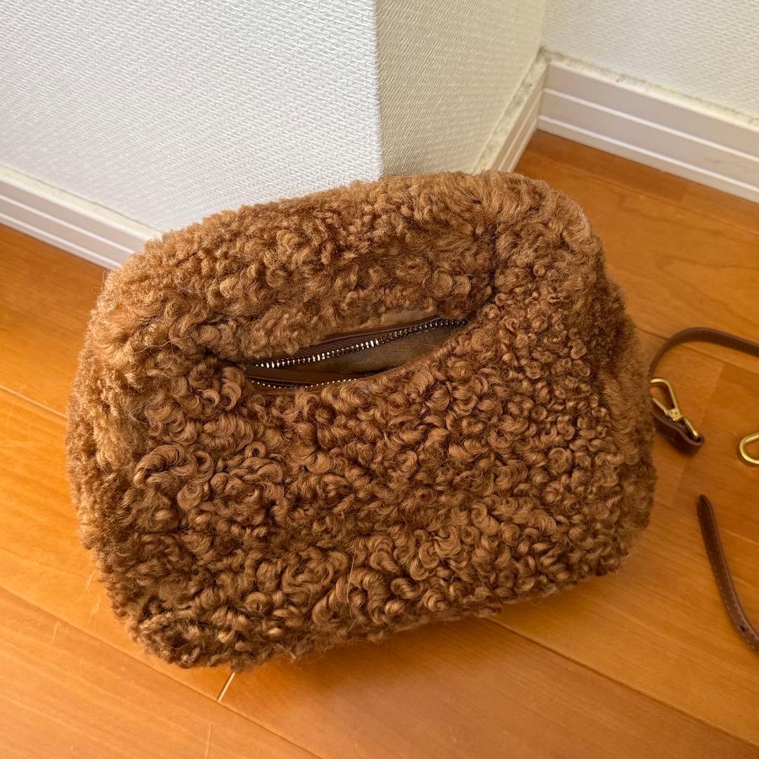 新品未使用タグ付きISOLE ラムウールモコモコbag