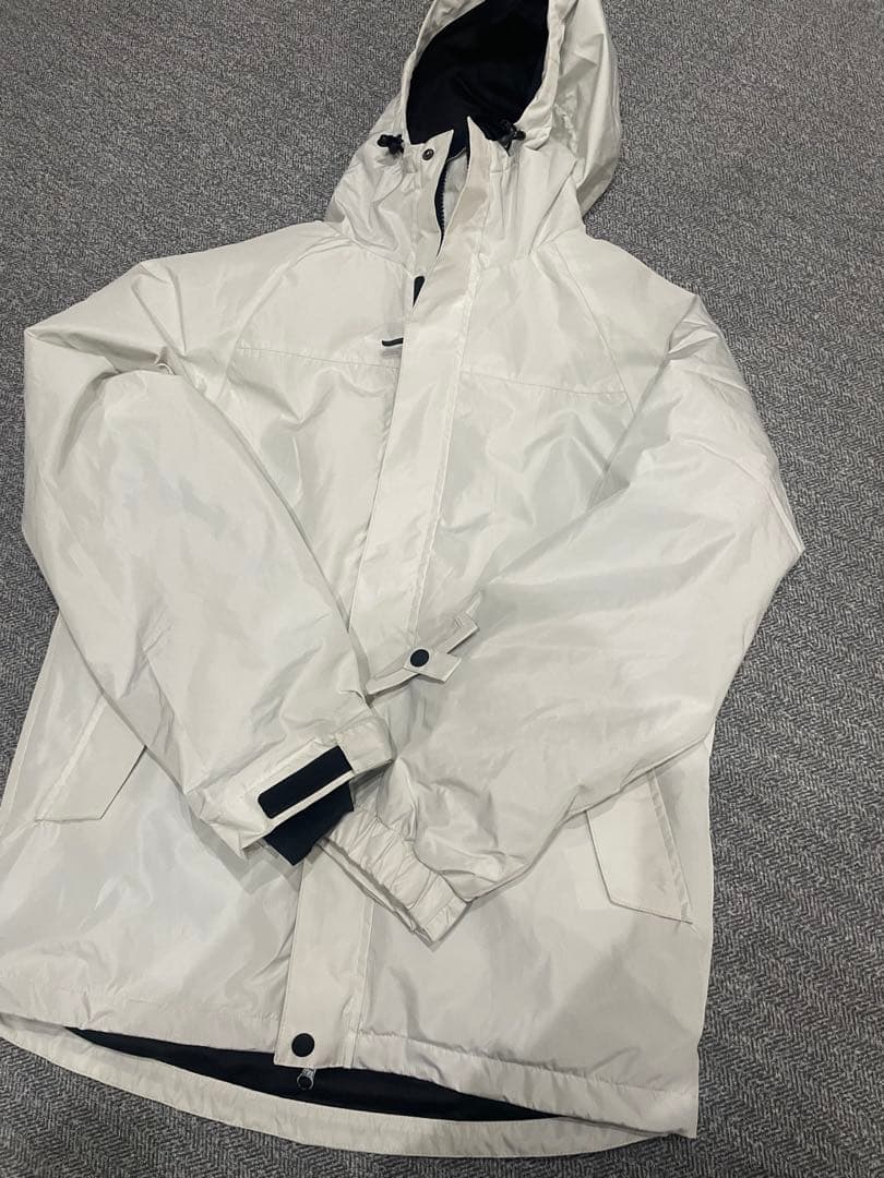 スノボードウェア　スキーウェア