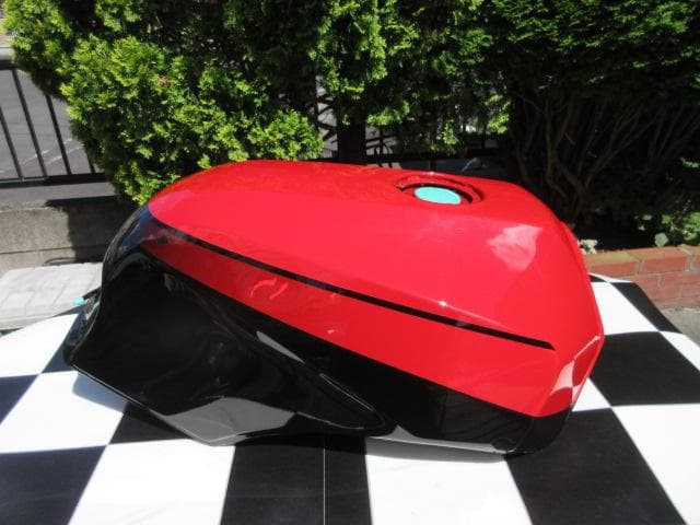 Kawasaki GPZ900R GPZ750R ガソリンタンク 中古良品