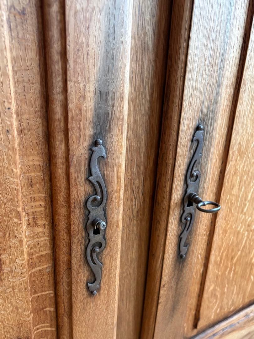 アンティーク　キャビネット