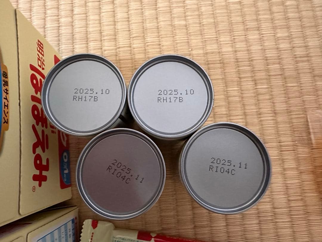 明治 ほほえみ 800g ×4缶、らくらくミルク、らくらくキューブ、他おまけ付き