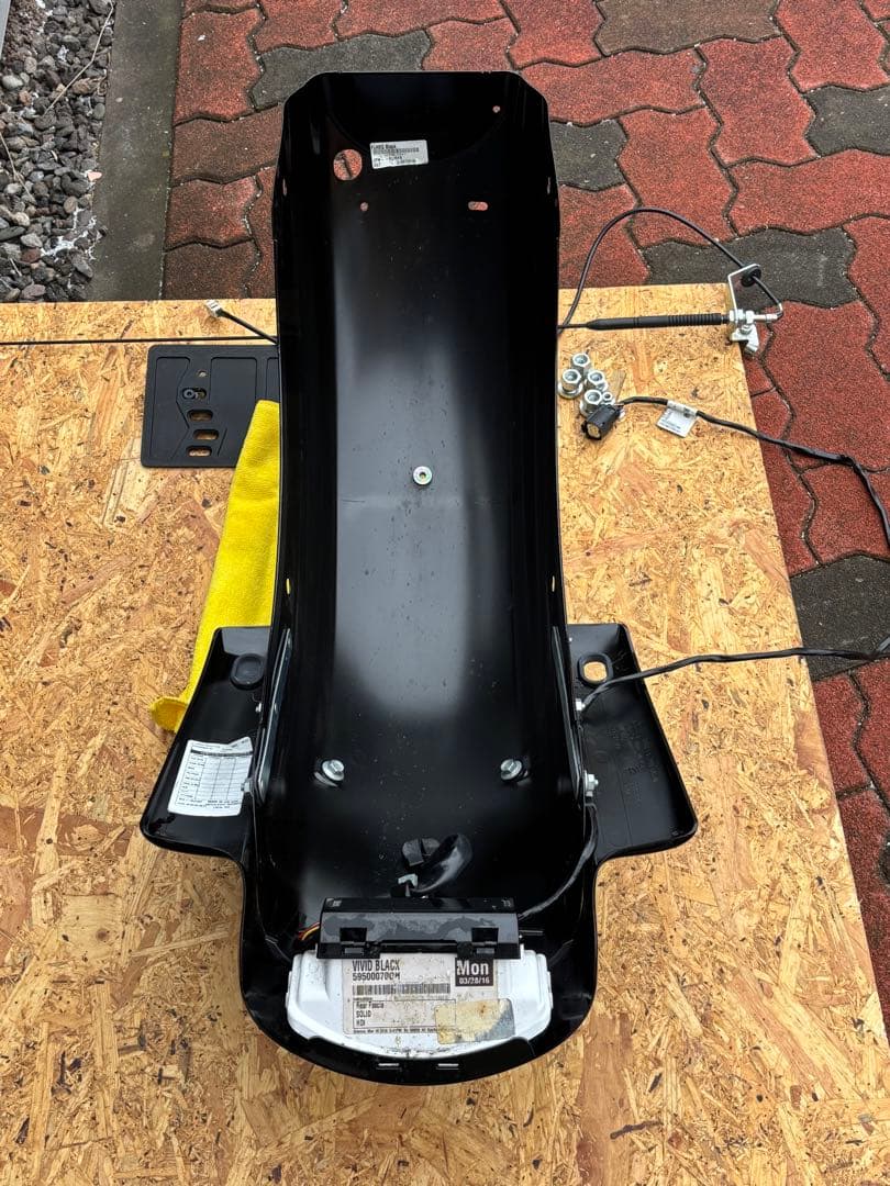 ハーレーダビッドソン　ストリートグライド　純正リアフェンダーセット　中古品