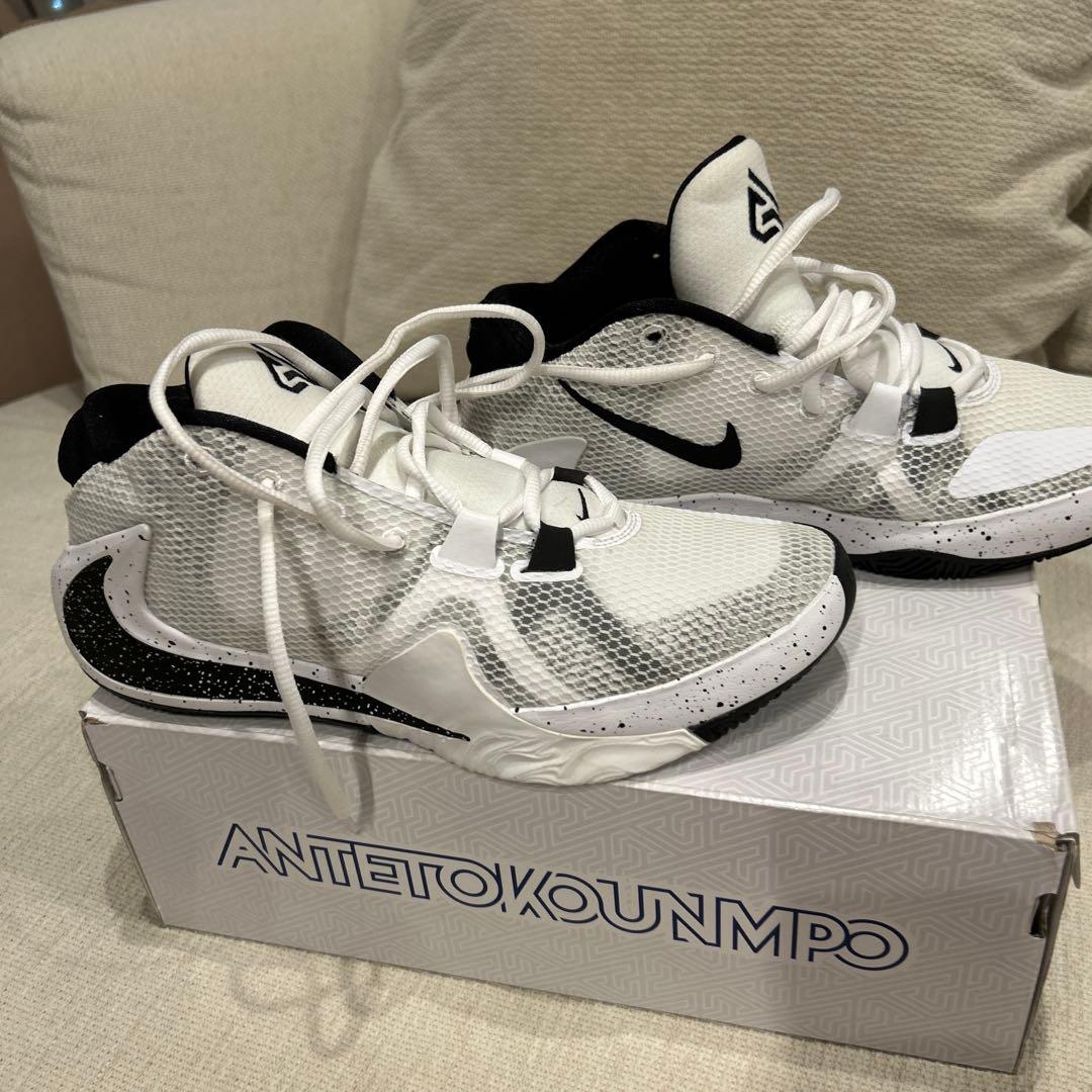 【値下中】【希少/試着のみ/美品】NIKE ZOOM FREAK 1 26㎝