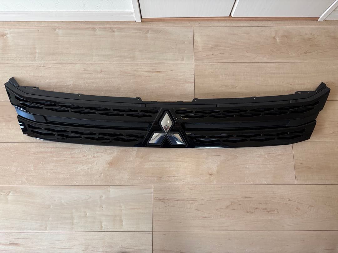 三菱 デリカd5 フロントグリル ブラック