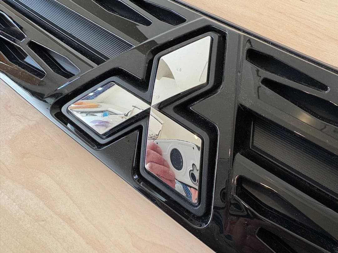 三菱 デリカd5 フロントグリル ブラック