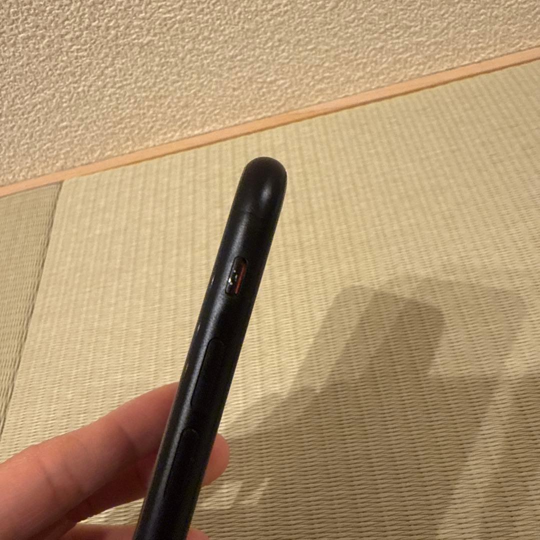 Apple iPhone SE第三世代　ブラック 64GB 電池82%