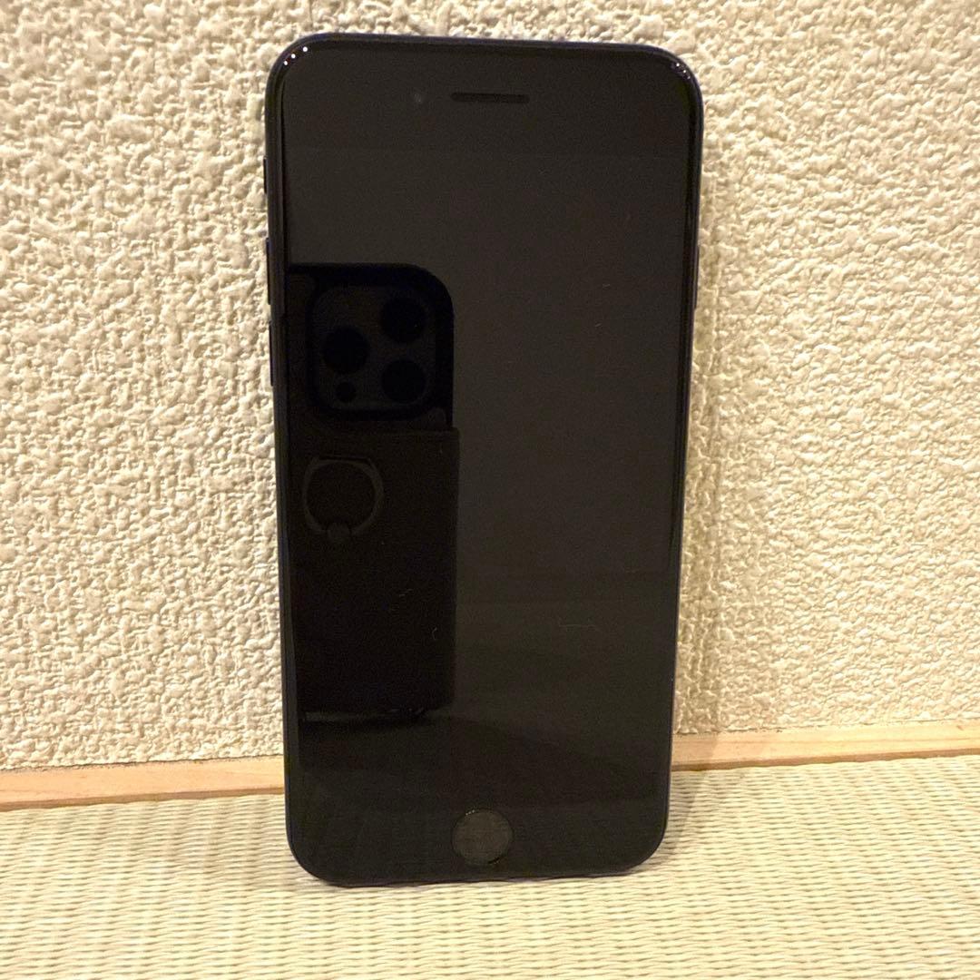 Apple iPhone SE第三世代　ブラック 64GB 電池82%