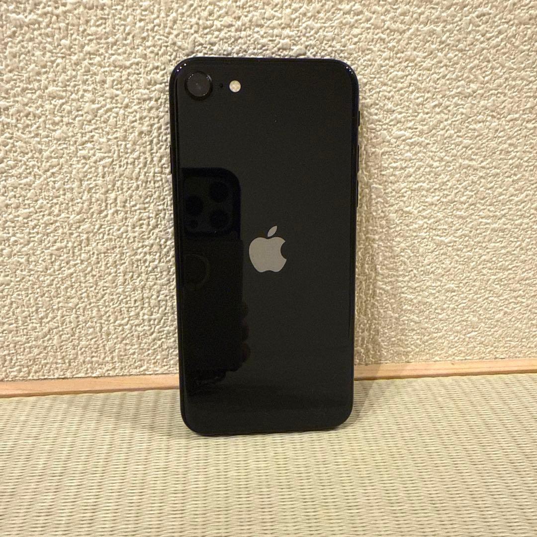 Apple iPhone SE第三世代　ブラック 64GB 電池82%