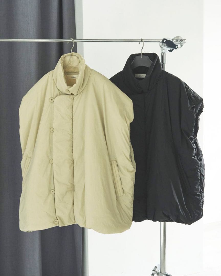 anuke　Volume Over Vest