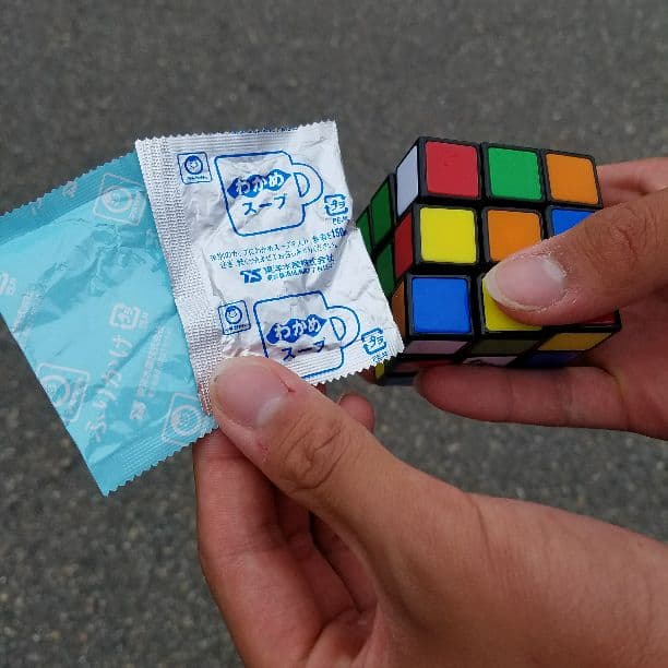 わかめスープとふりかけ