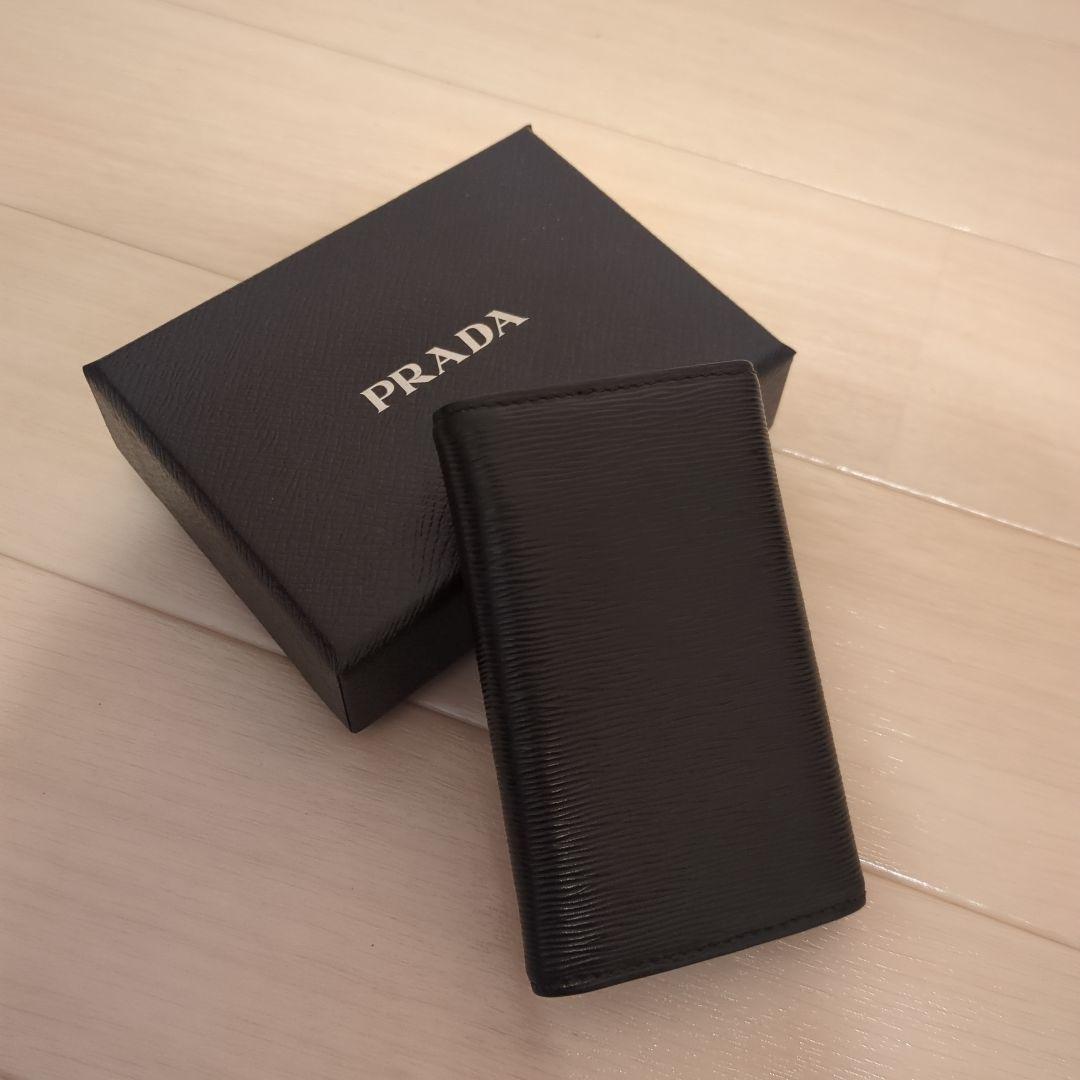 PRADA サフィアーノ キーケース