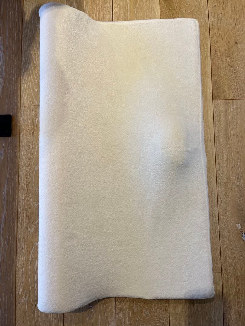 【美品】天使のねむり　日本製 ベビーマット 傾斜付き クリーム色