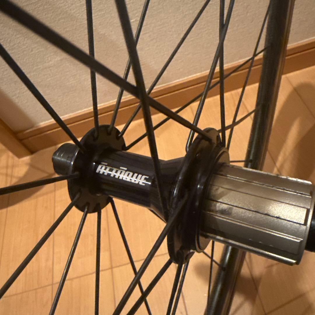 ロードバイクカーボンホイール　ATTAQUE 45チューブラー　タイヤ付き