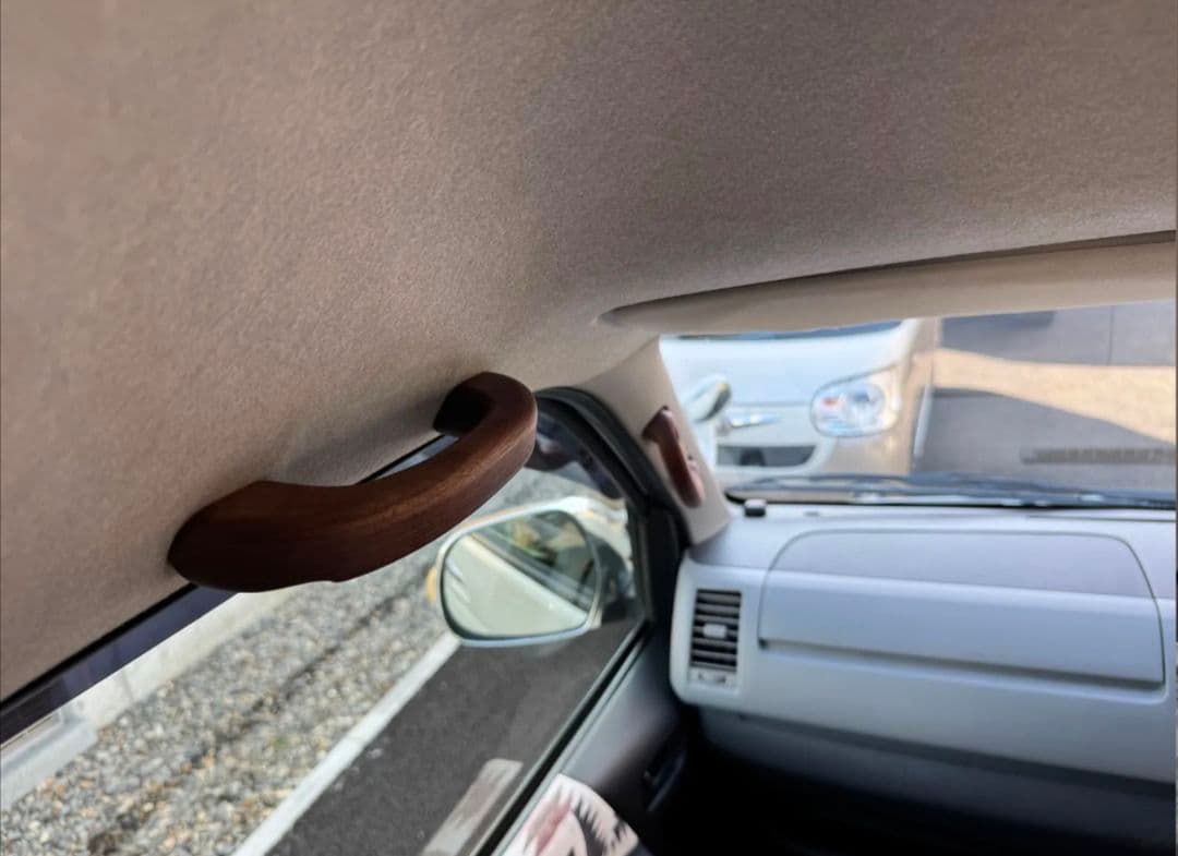 ハイエース　Aピラー　アシストバー　アシストグリップ　木製　ウォールナット