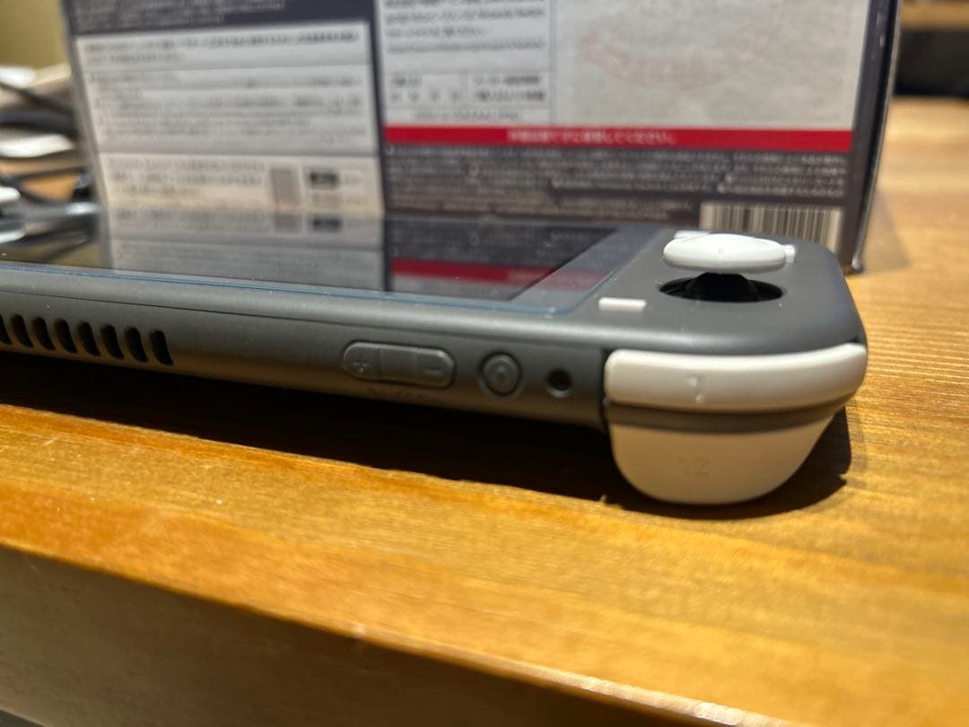 【ガラスフィルム貼付け済み】Nintendo Switch light