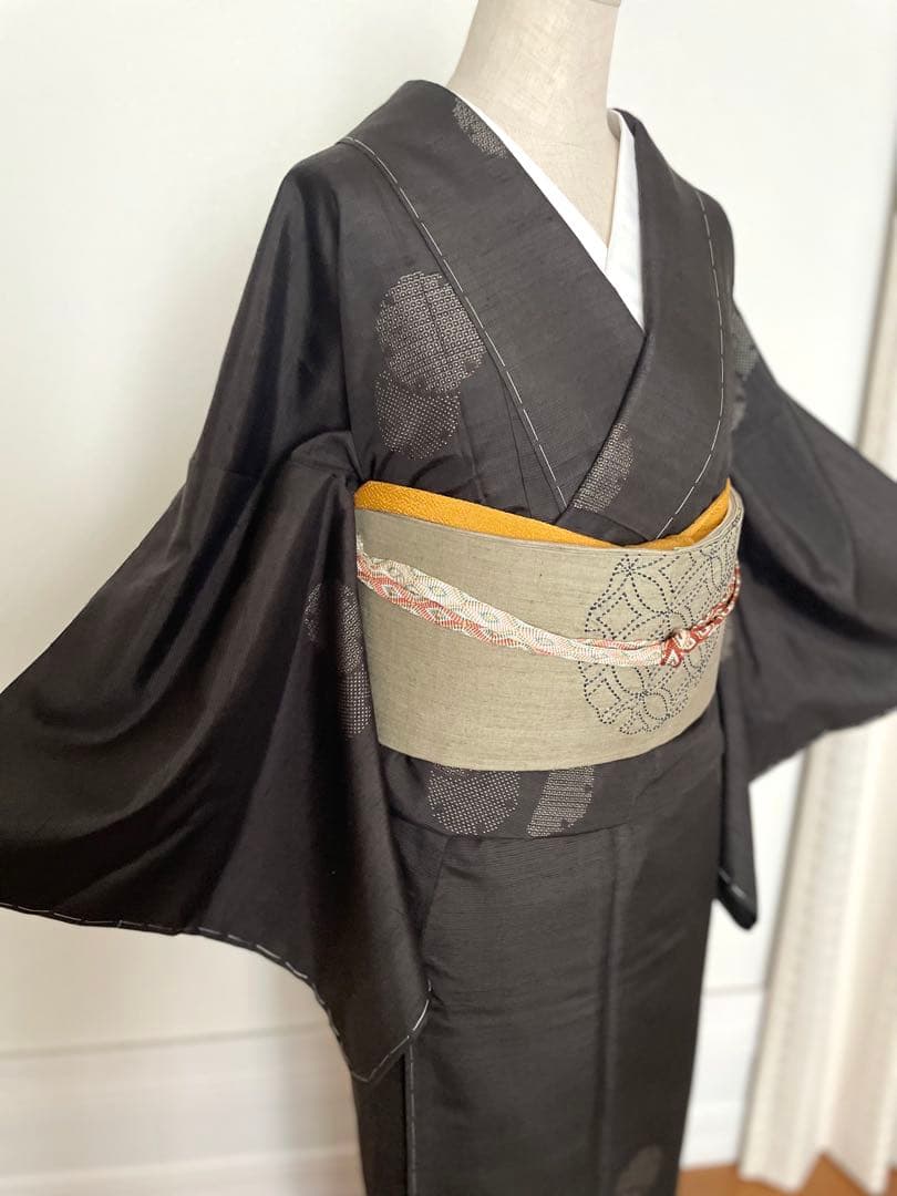 シクラメン様リクエストしつけ付き 雪輪飛び柄小紋 100亀甲絣十日町紬と洒落袋帯