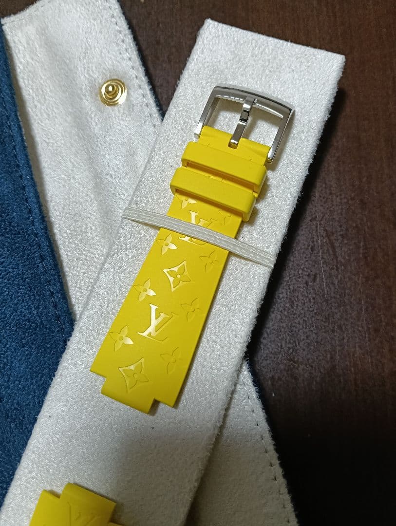 【特】タンブール モノグラム ラバー ストラップ L