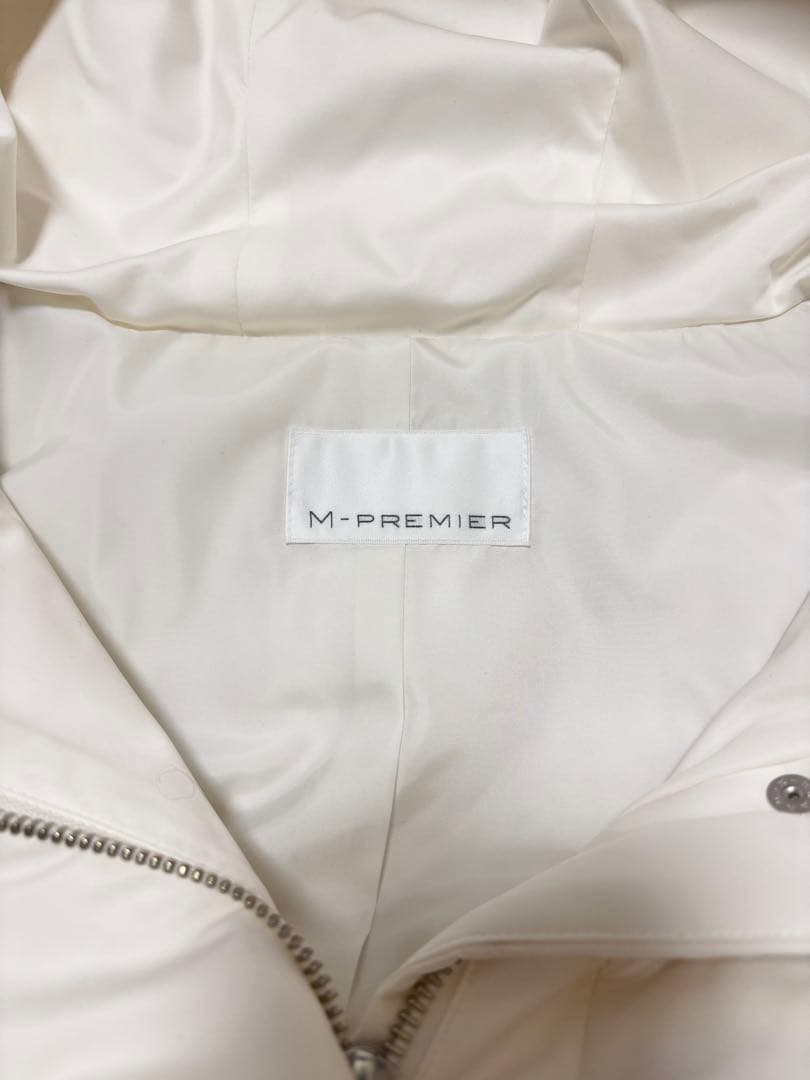 エムプルミエ　ペプラムショートダウンコート