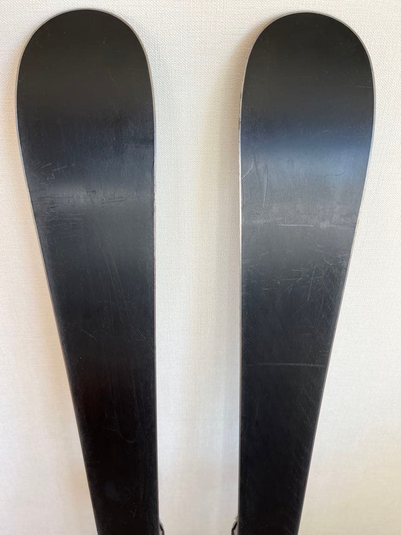 K2スキー板、ストック、ブーツ、ヘルメット