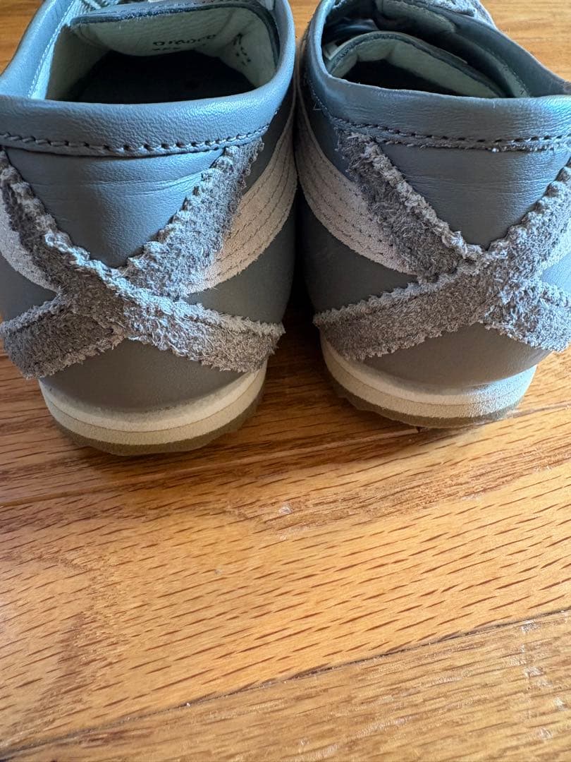 オニツカタイガー　スニーカー 　レディース22.5センチ